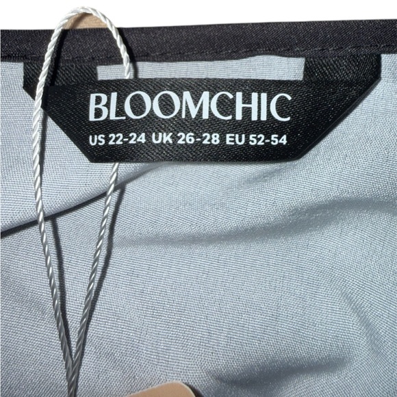 BloomChic Black and White Floral Midi Dress NWT💕 - Picture 4 of 5